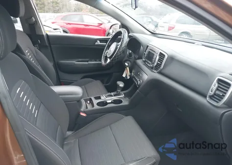 2018 Kia Sportage Lx z USA, uszkodzony, nr VIN KNDPMCAC4J7448344